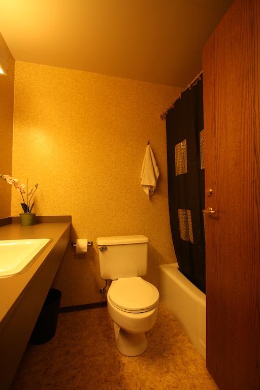 Airport Inn Кефлавик Номер фото